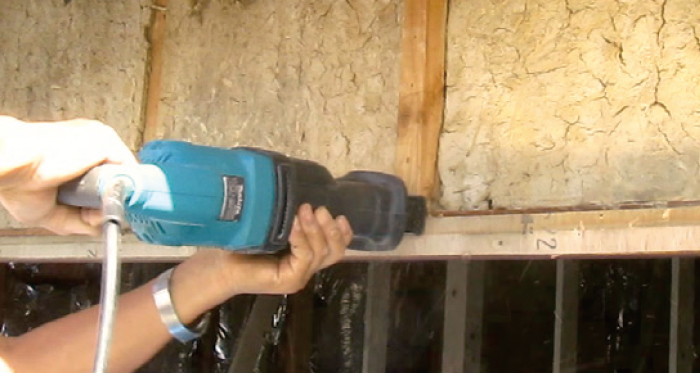 土壁の解体にも