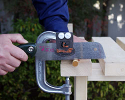 ソーガイドを使った丸棒の切断