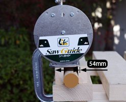 ソーガイドを使った丸棒の切断